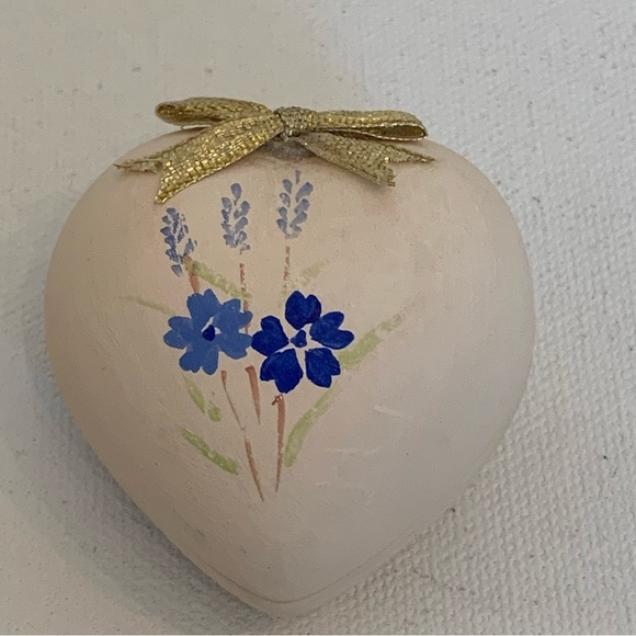 Heart Shaped Bisque Porcelain Trinket Box Blue Flowers Gold Bow Lid Vintage 2"x2 - Picture 1 of 14